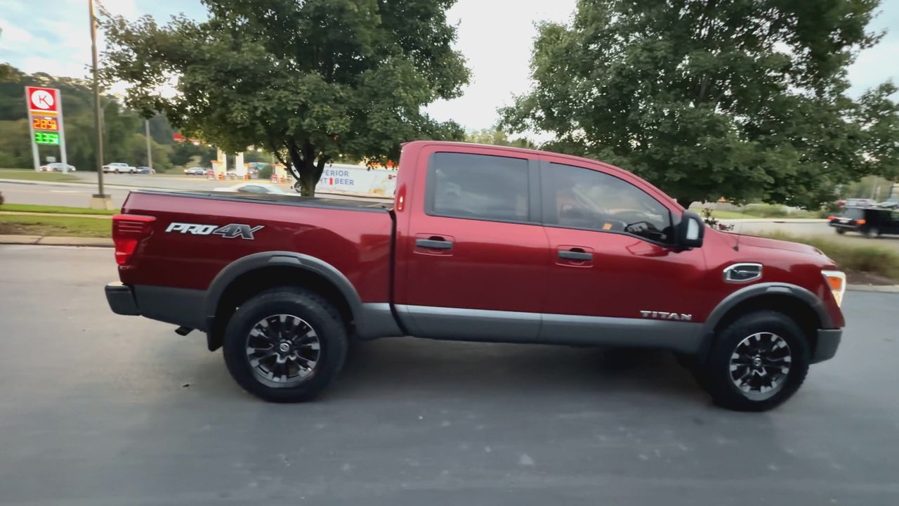 2017 Nissan Titan PRO-4X photo 9