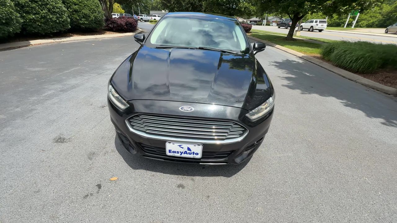 2015 Ford Fusion SE photo 2