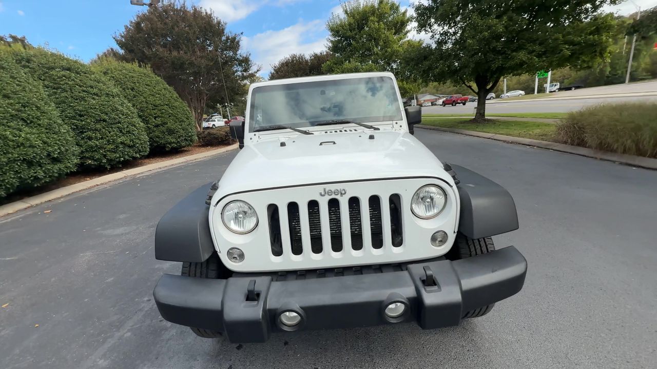 2013 Jeep Wrangler Sahara photo 3