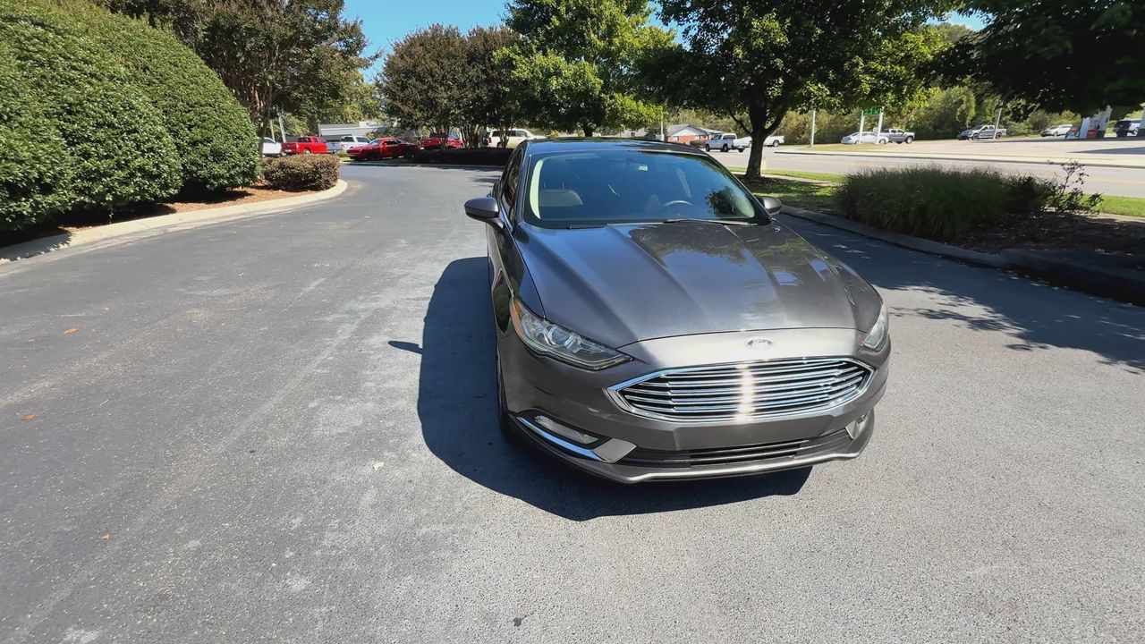 2017 Ford Fusion SE photo 2