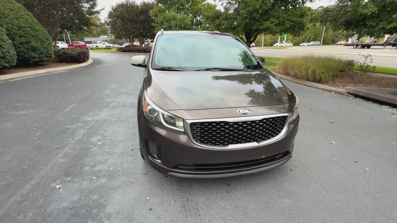 2016 Kia Sedona LX photo 3