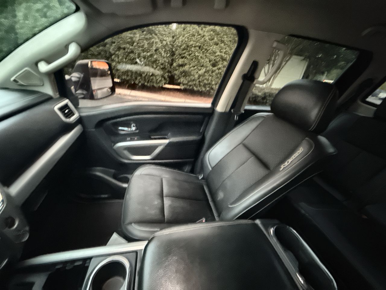 2017 Nissan Titan PRO-4X photo 20