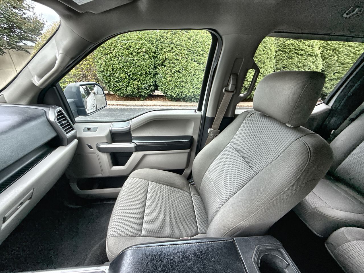 2017 Ford F-150 XLT photo 18