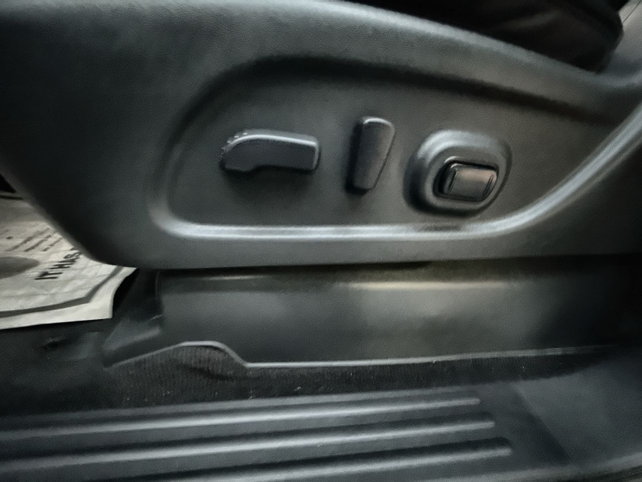 2017 Nissan Titan PRO-4X photo 13