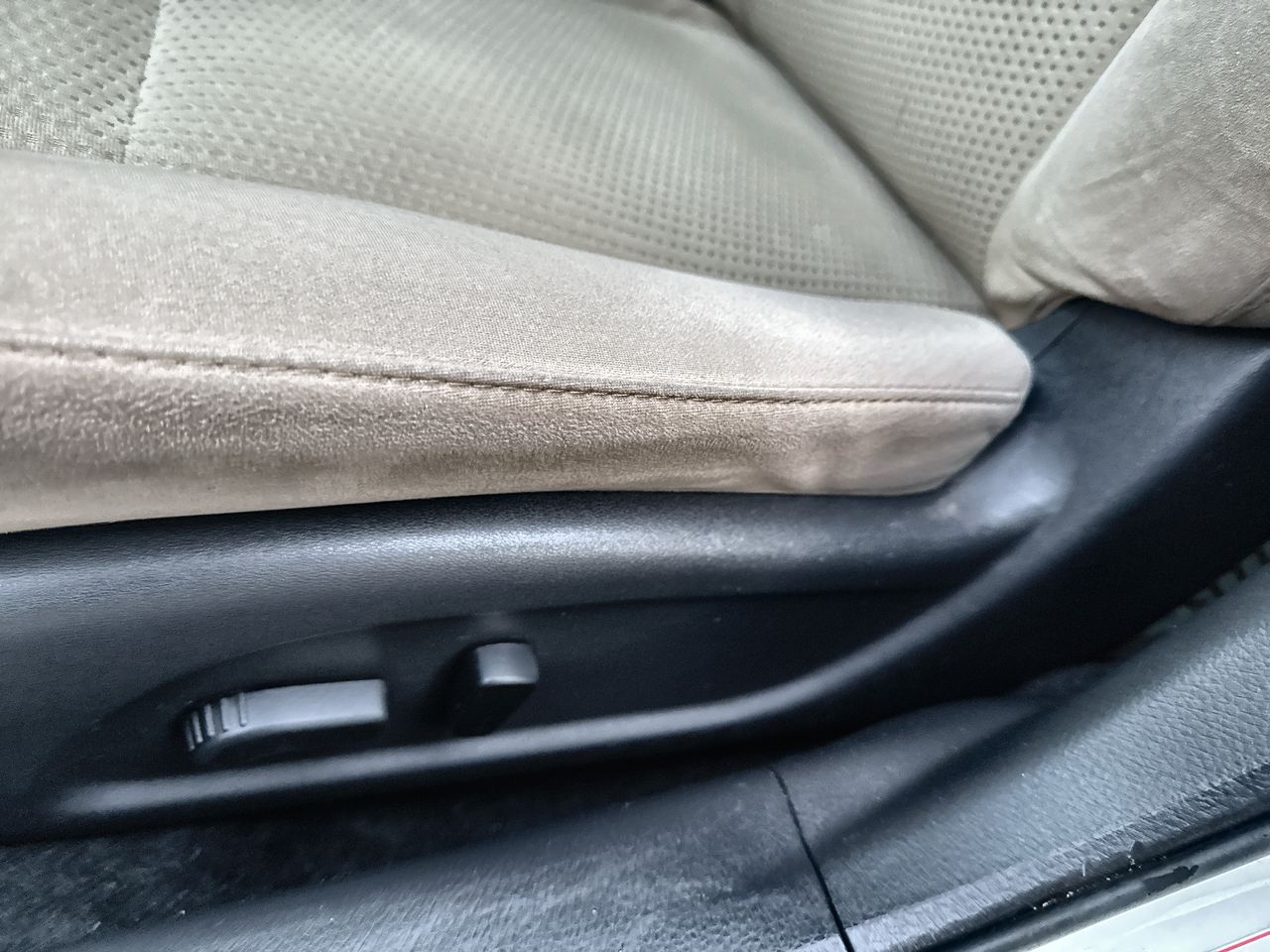 2017 Toyota Camry SE photo 4