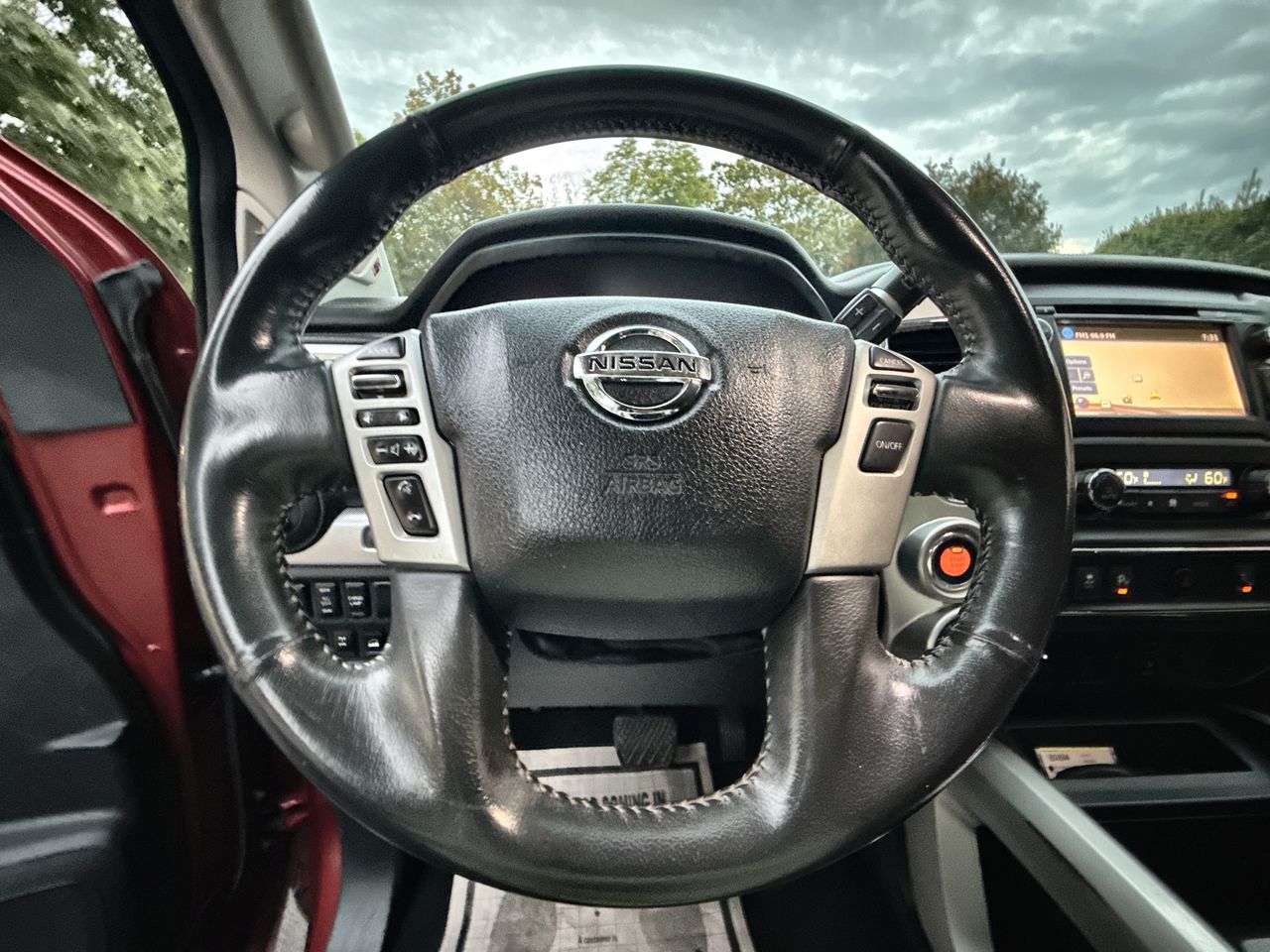 2017 Nissan Titan PRO-4X photo 15