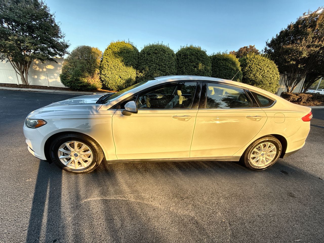 2015 Ford Fusion S's photo