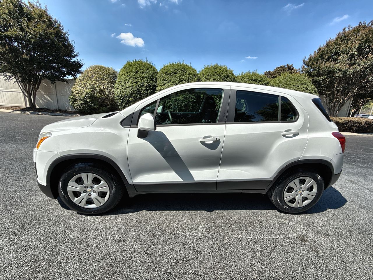 2016 Chevrolet Trax LS's photo