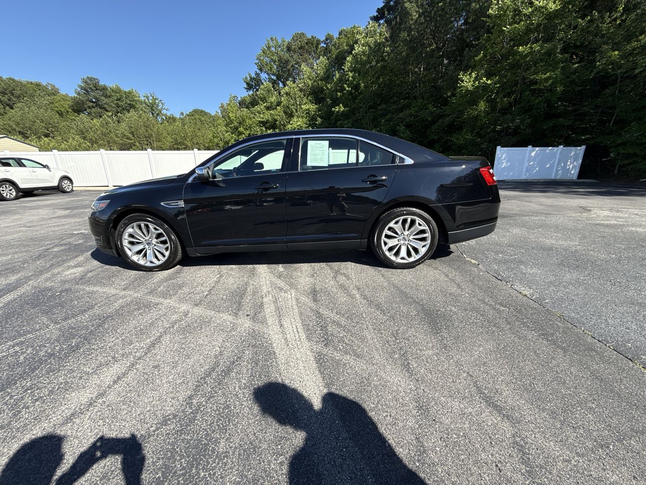 2017 Ford Taurus Limited's photo