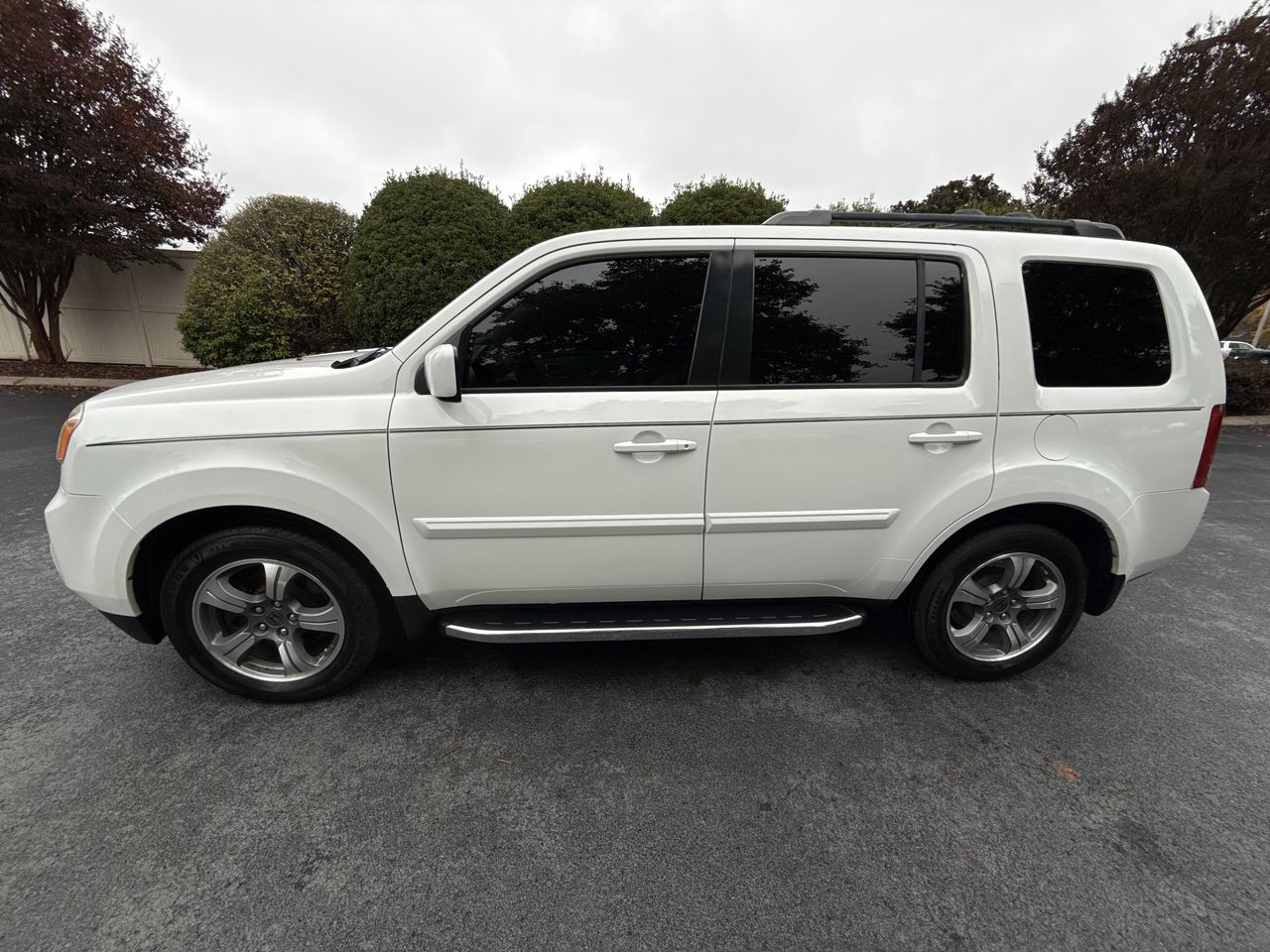 2015 Honda Pilot SE's photo