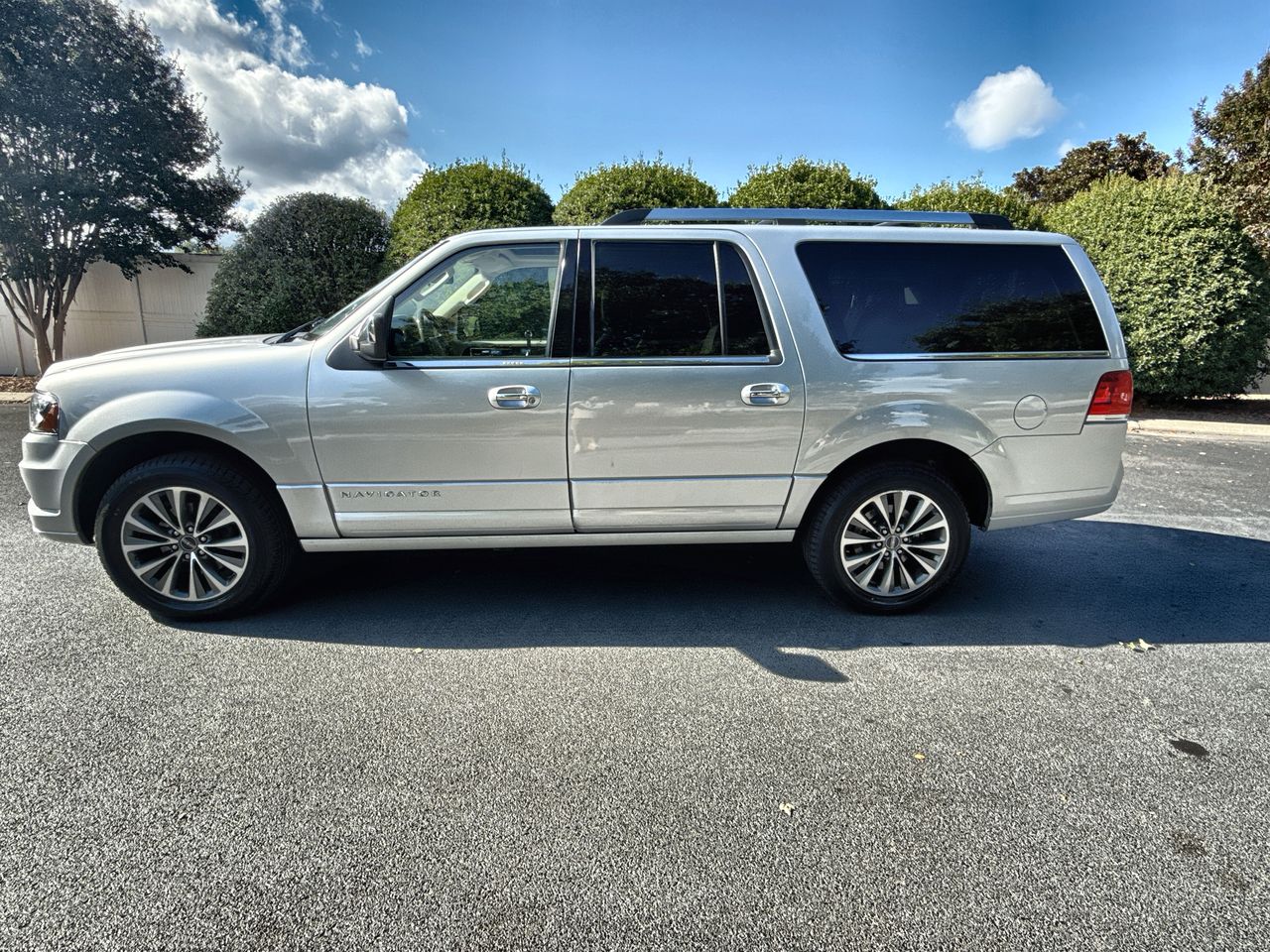 2015 Lincoln Navigator Base's photo