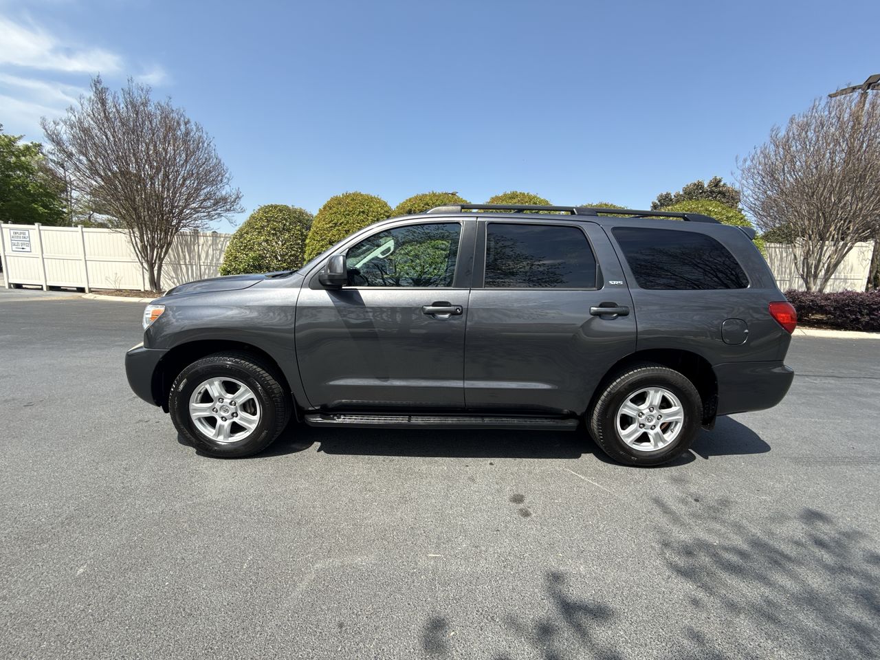 2017 Toyota Sequoia SR5's photo