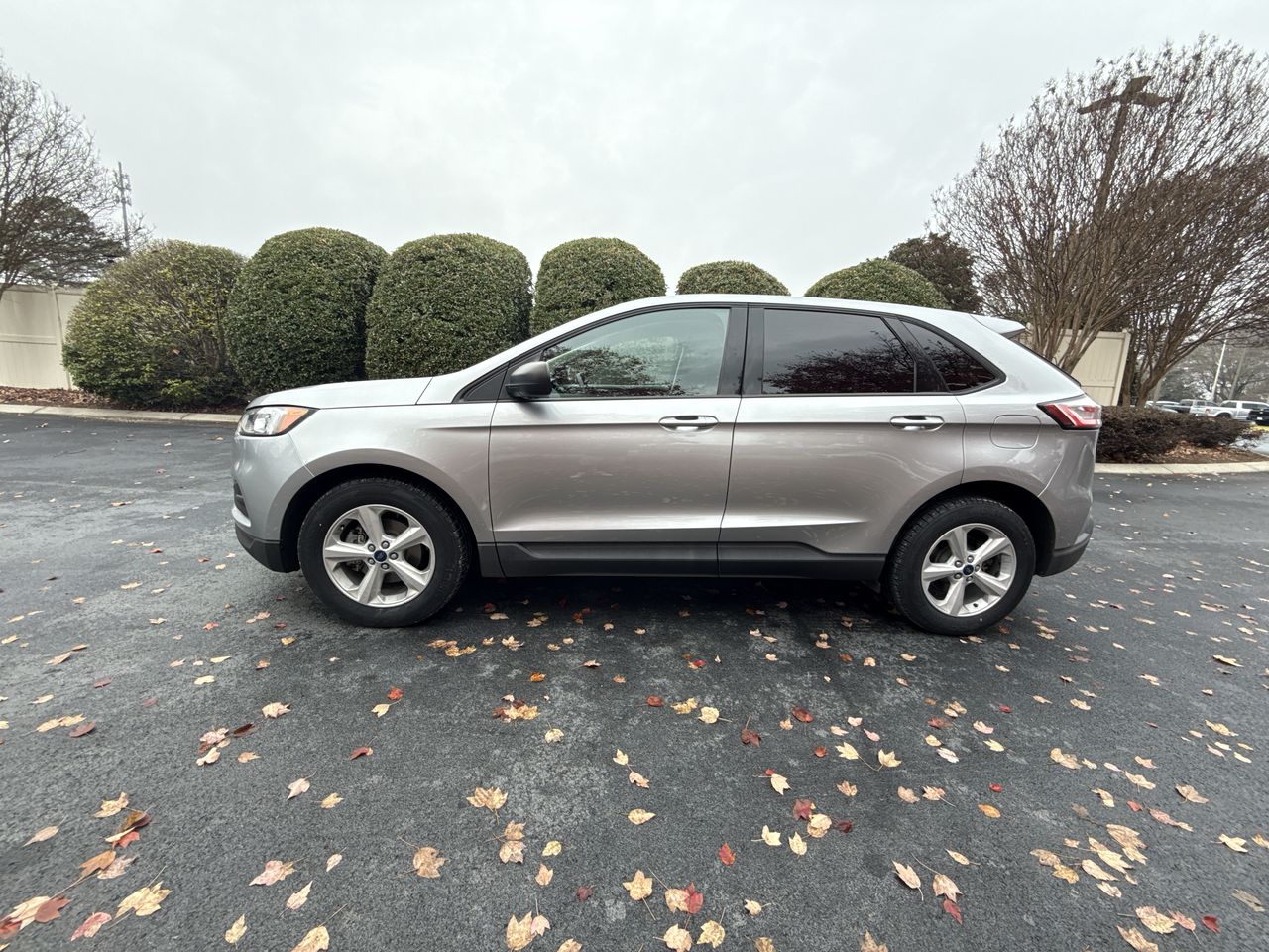 2020 Ford Edge SE's photo