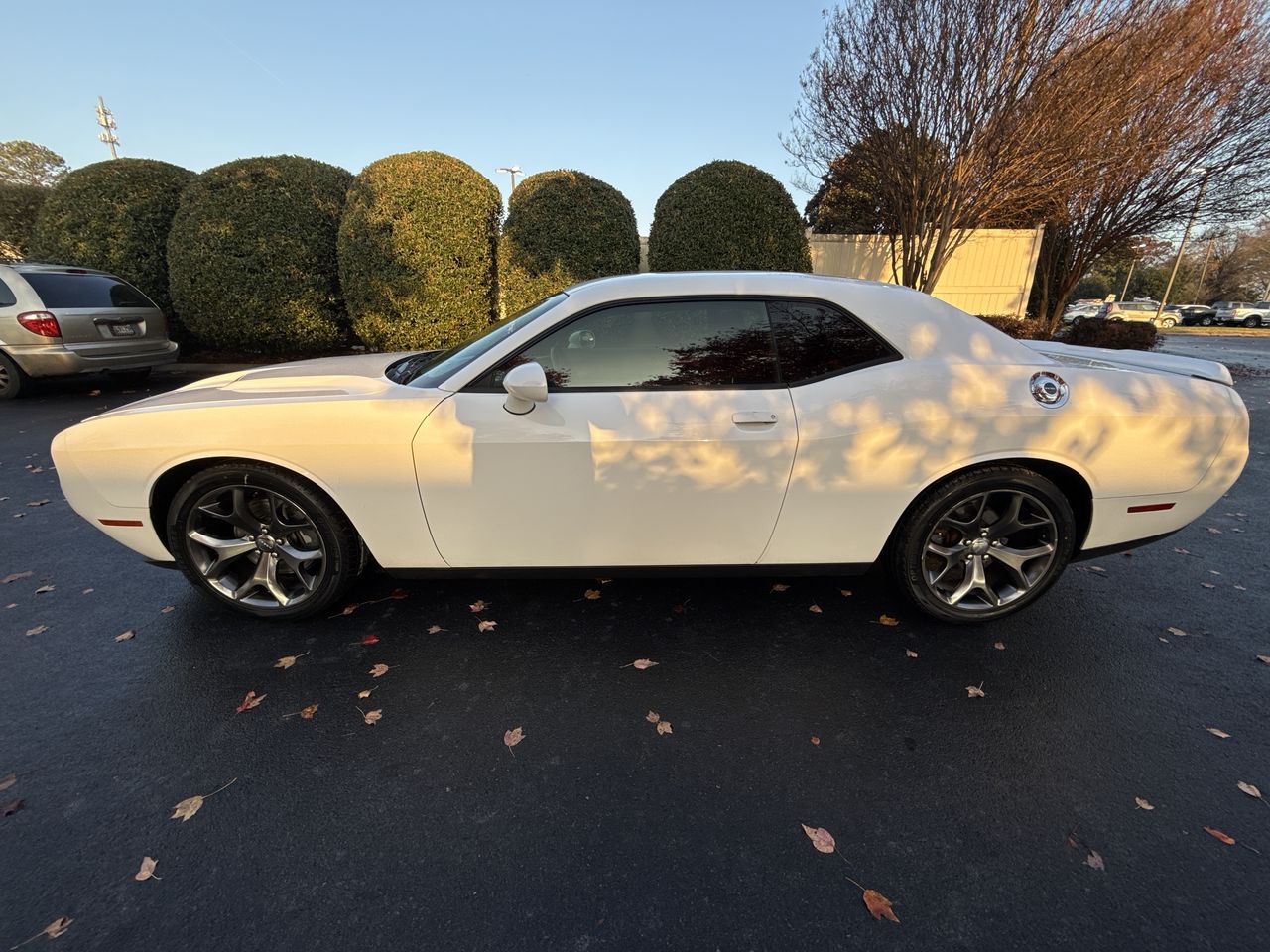 2015 Dodge Challenger SXT's photo