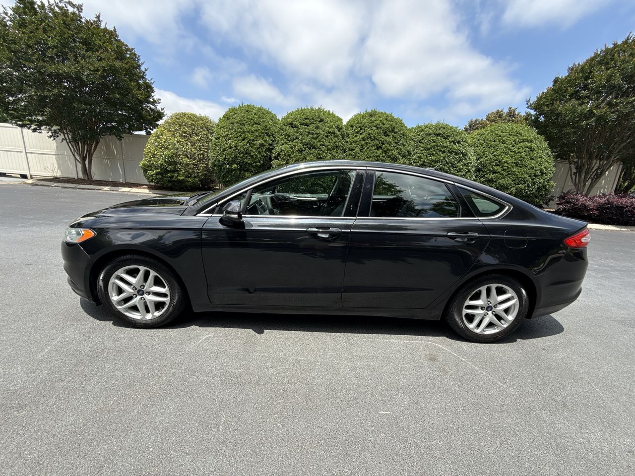 2015 Ford Fusion SE's photo