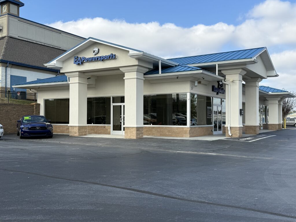 Easy Auto of Knoxville building exterior