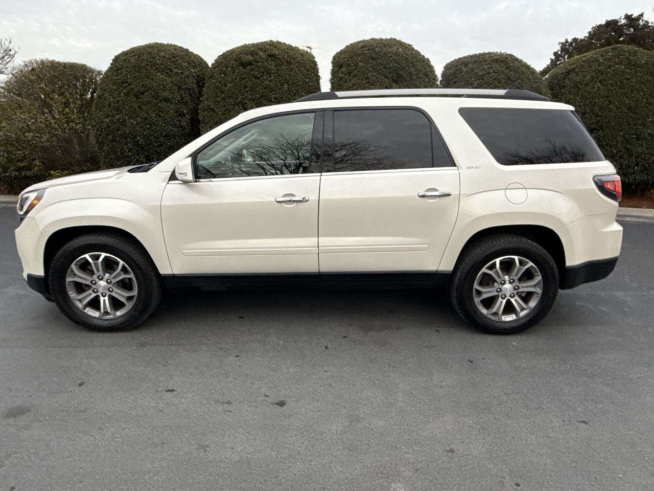 2014 GMC Acadia SLT2's photo
