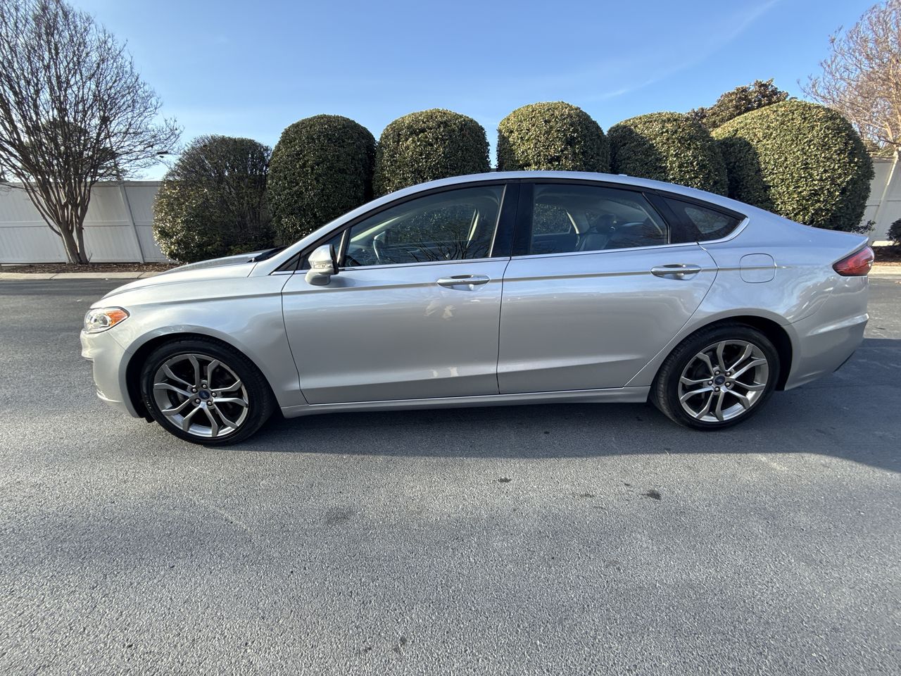 2020 Ford Fusion SEL's photo