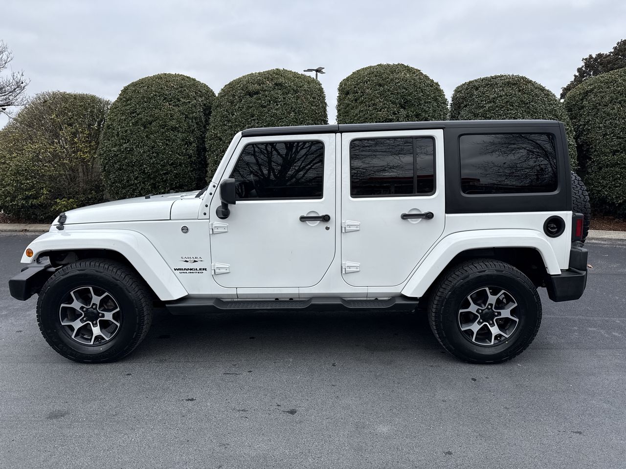 2016 Jeep Wrangler Unlimited Sahara's photo