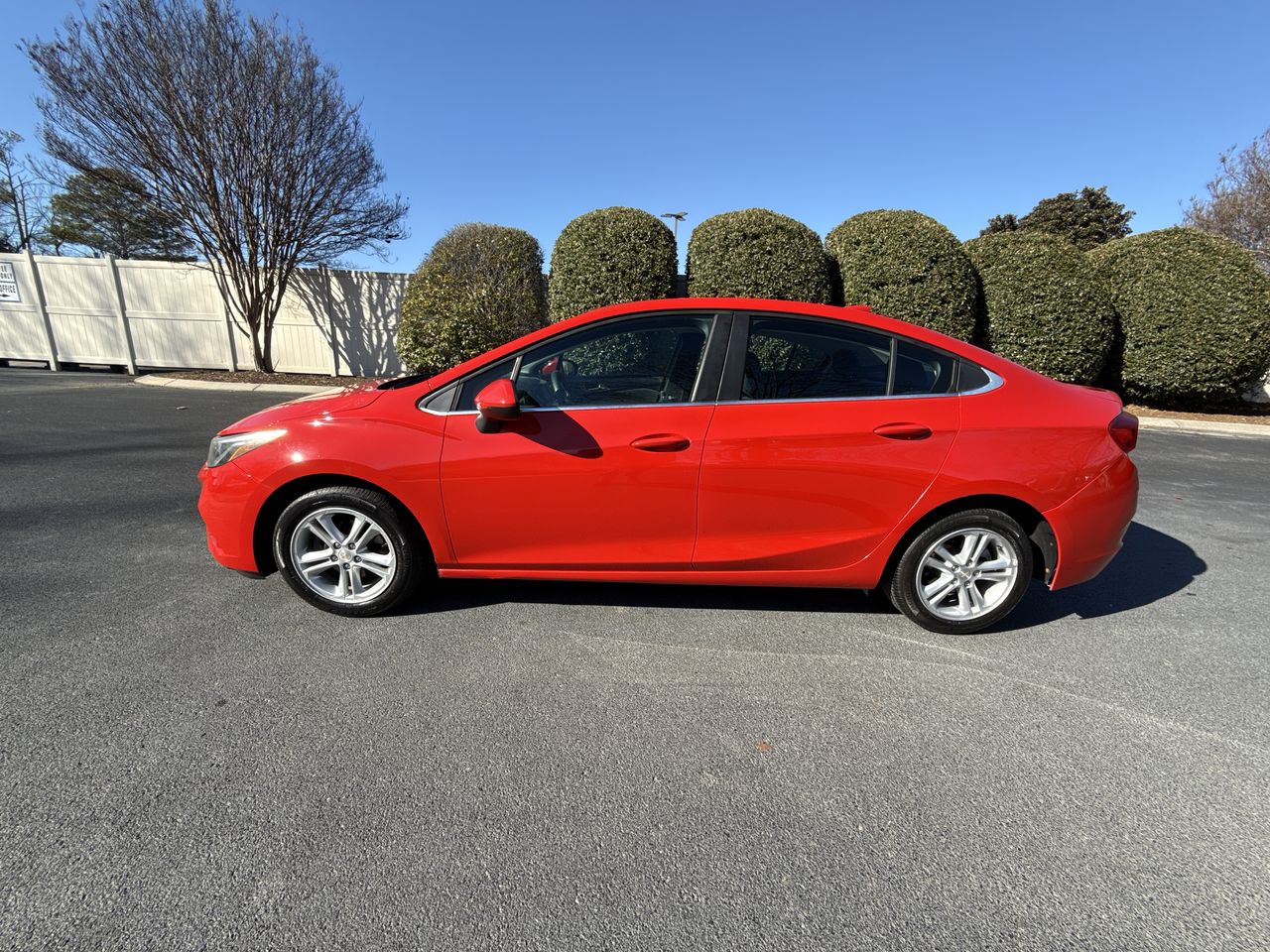 2017 Chevrolet Cruze LT's photo