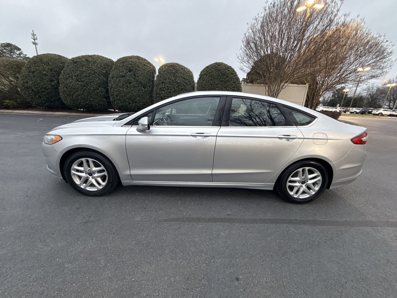 2014 Ford Fusion SE's photo