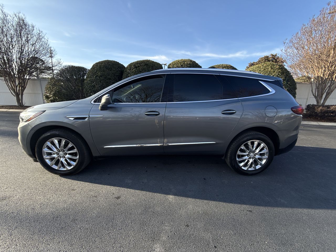 2019 Buick Enclave Essence's photo