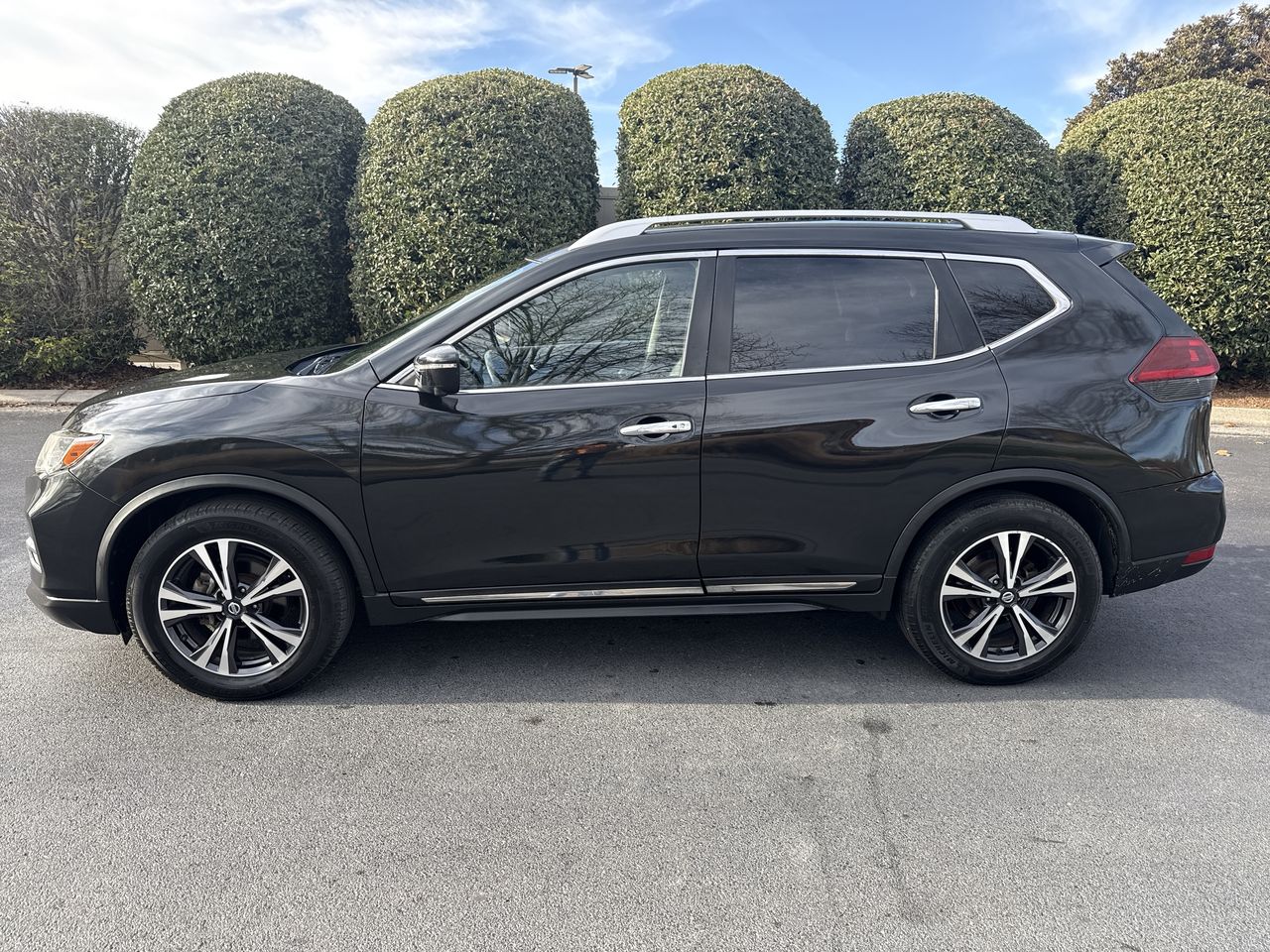 2018 Nissan Rogue SL's photo