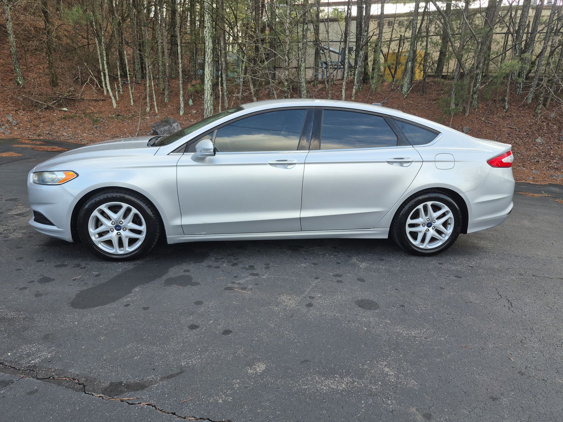 2016 Ford Fusion SE FWD's photo