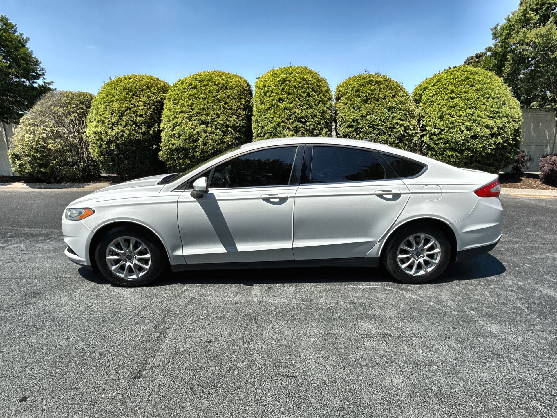 2015 Ford Fusion S FWD's photo