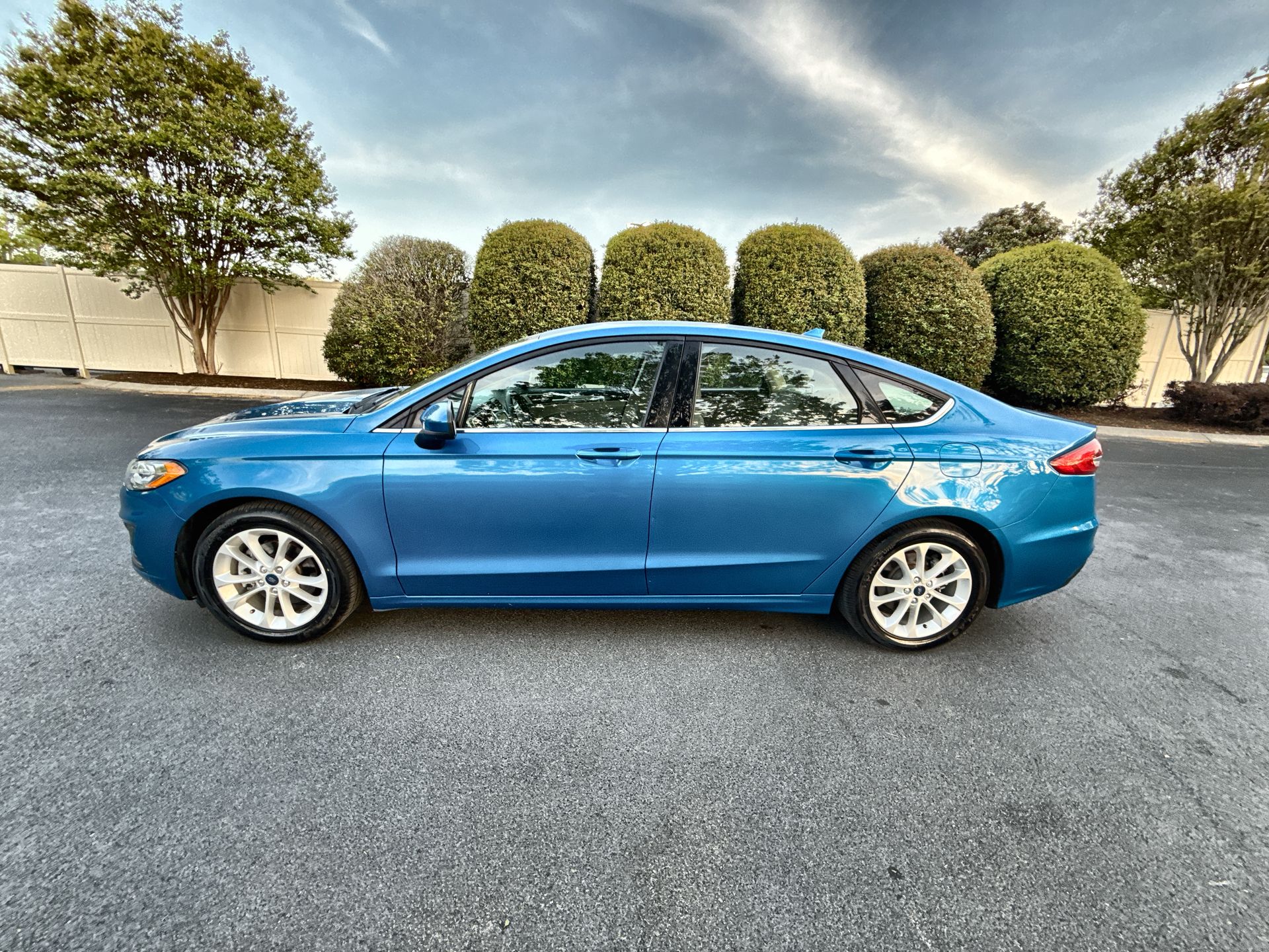 2019 Ford Fusion SE FWD's photo