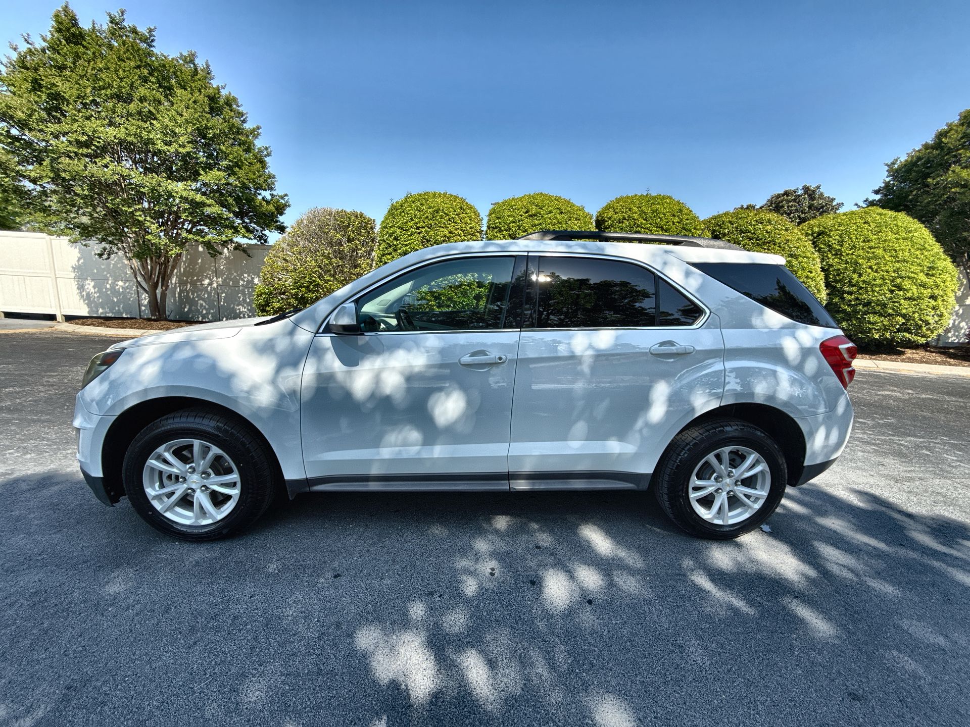 2017 Chevrolet Equinox LT's photo