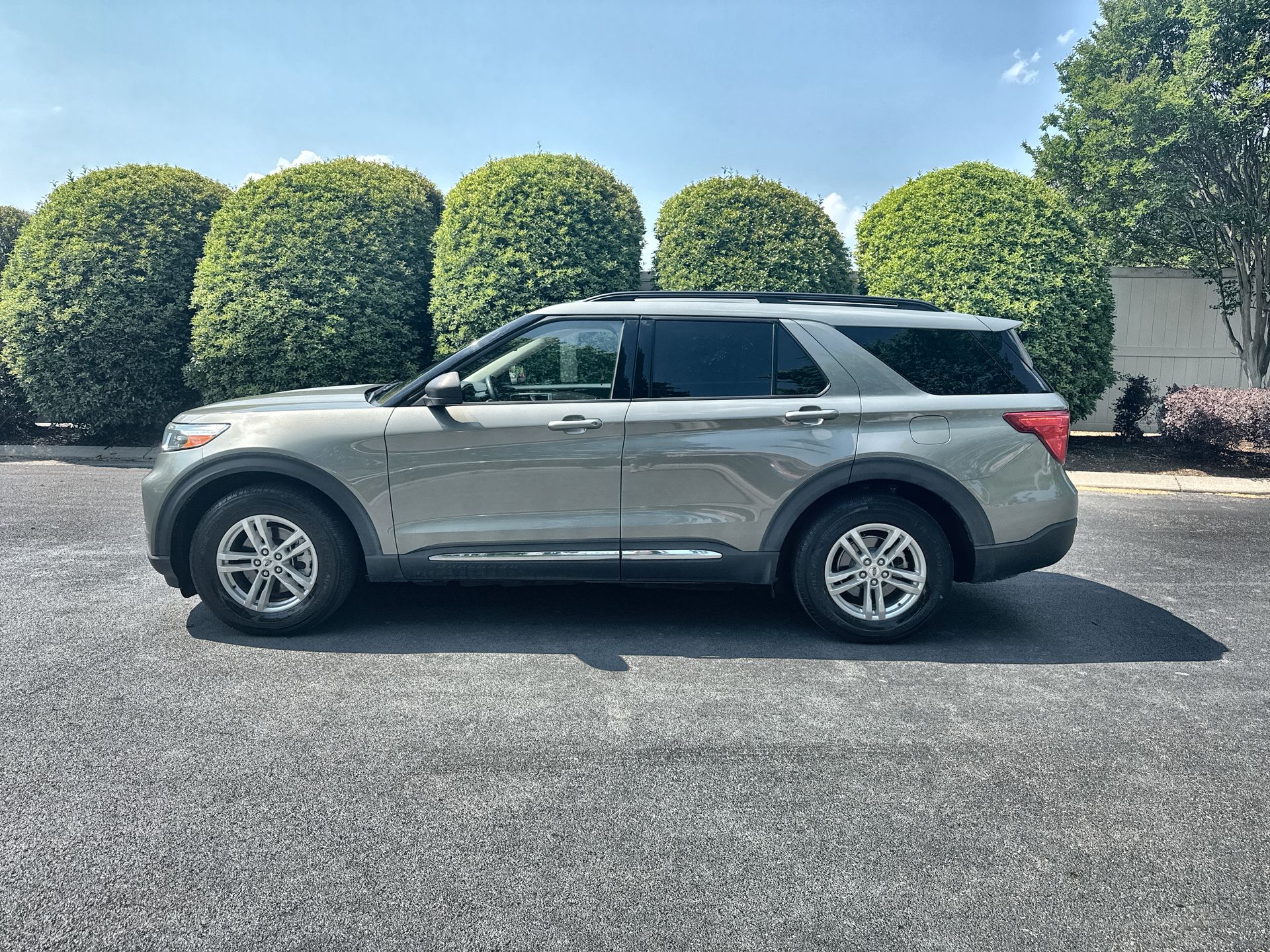 2020 Ford Explorer XLT RWD's photo