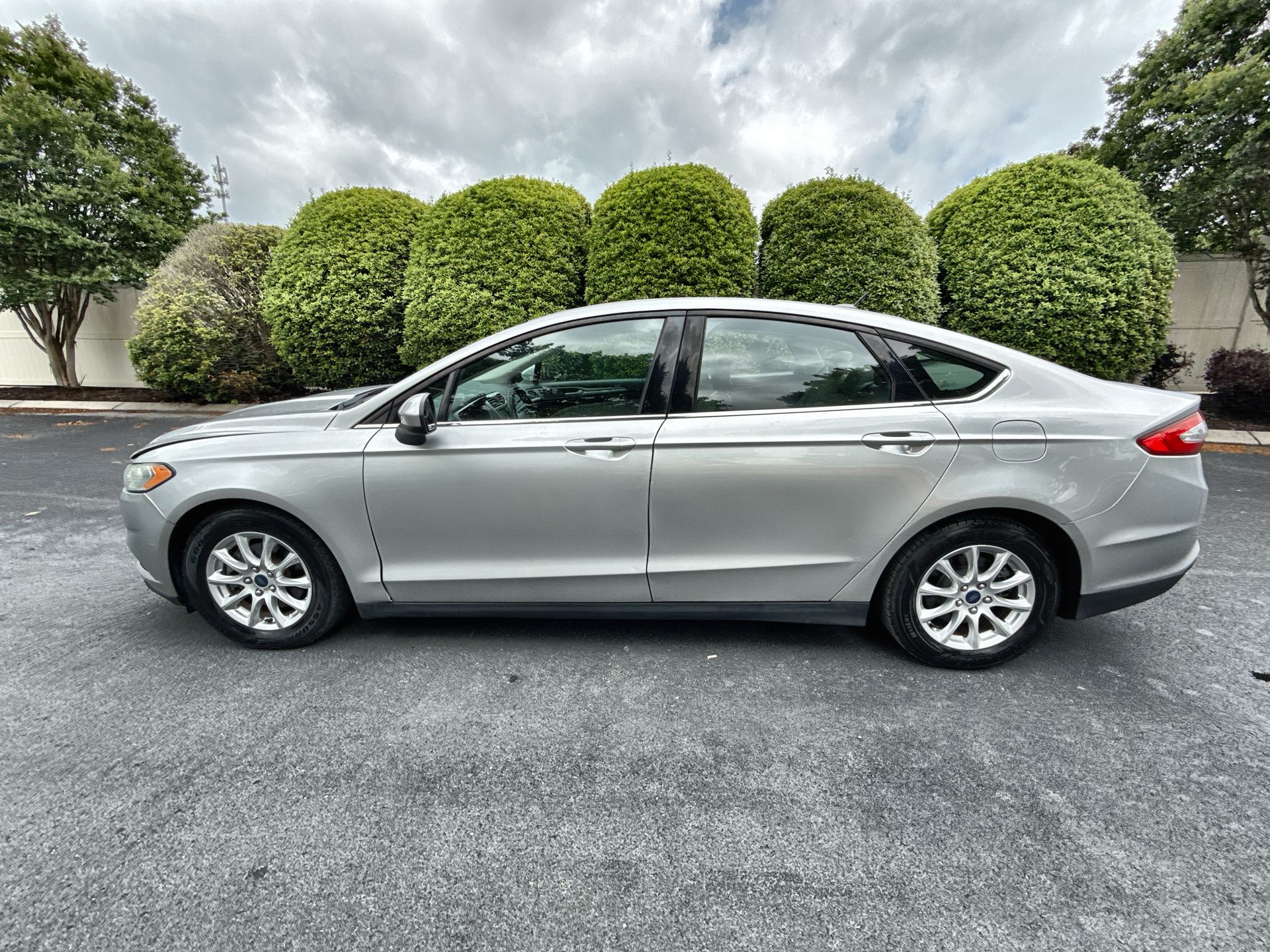 2016 Ford Fusion S FWD's photo