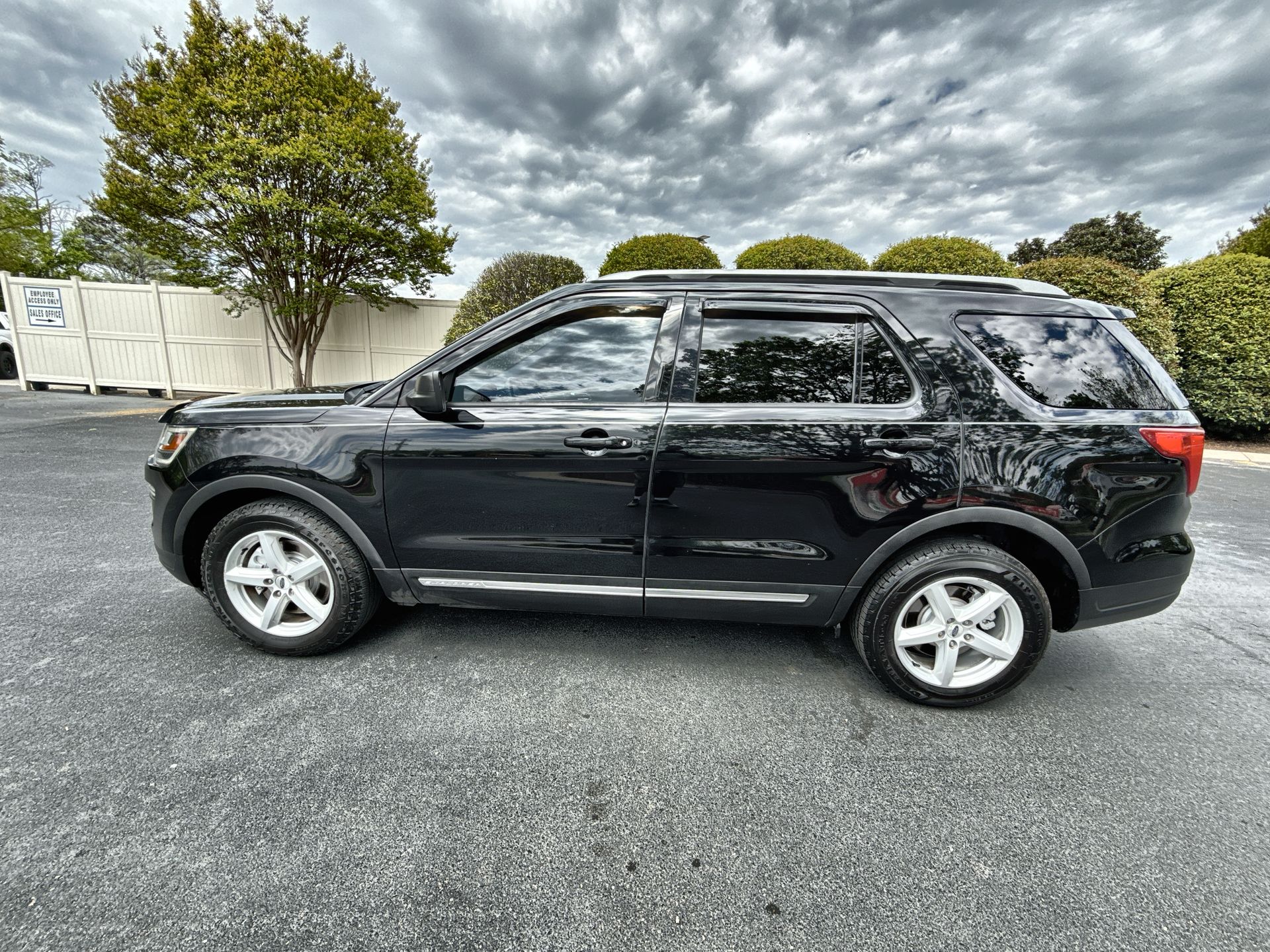 2018 Ford Explorer XLT FWD's photo