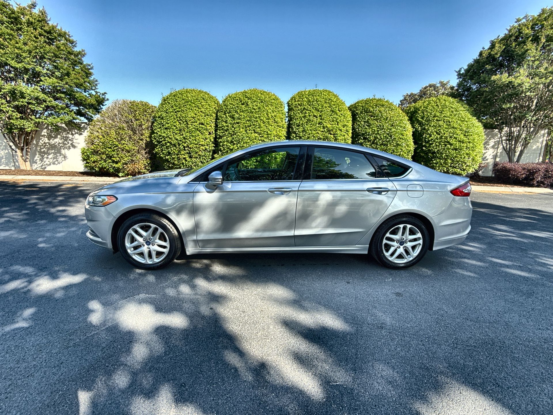 2016 Ford Fusion SE FWD's photo