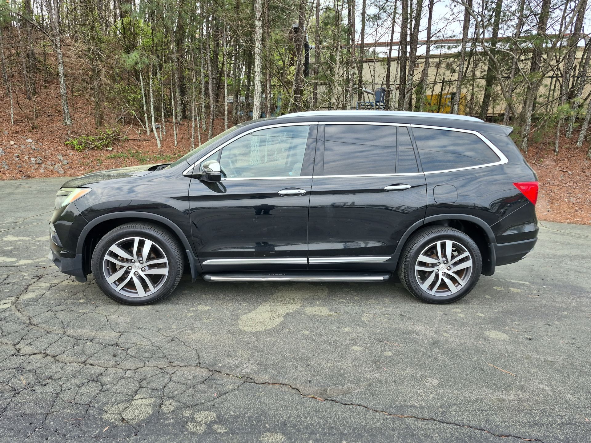 2016 Honda Pilot 4WD Touring's photo