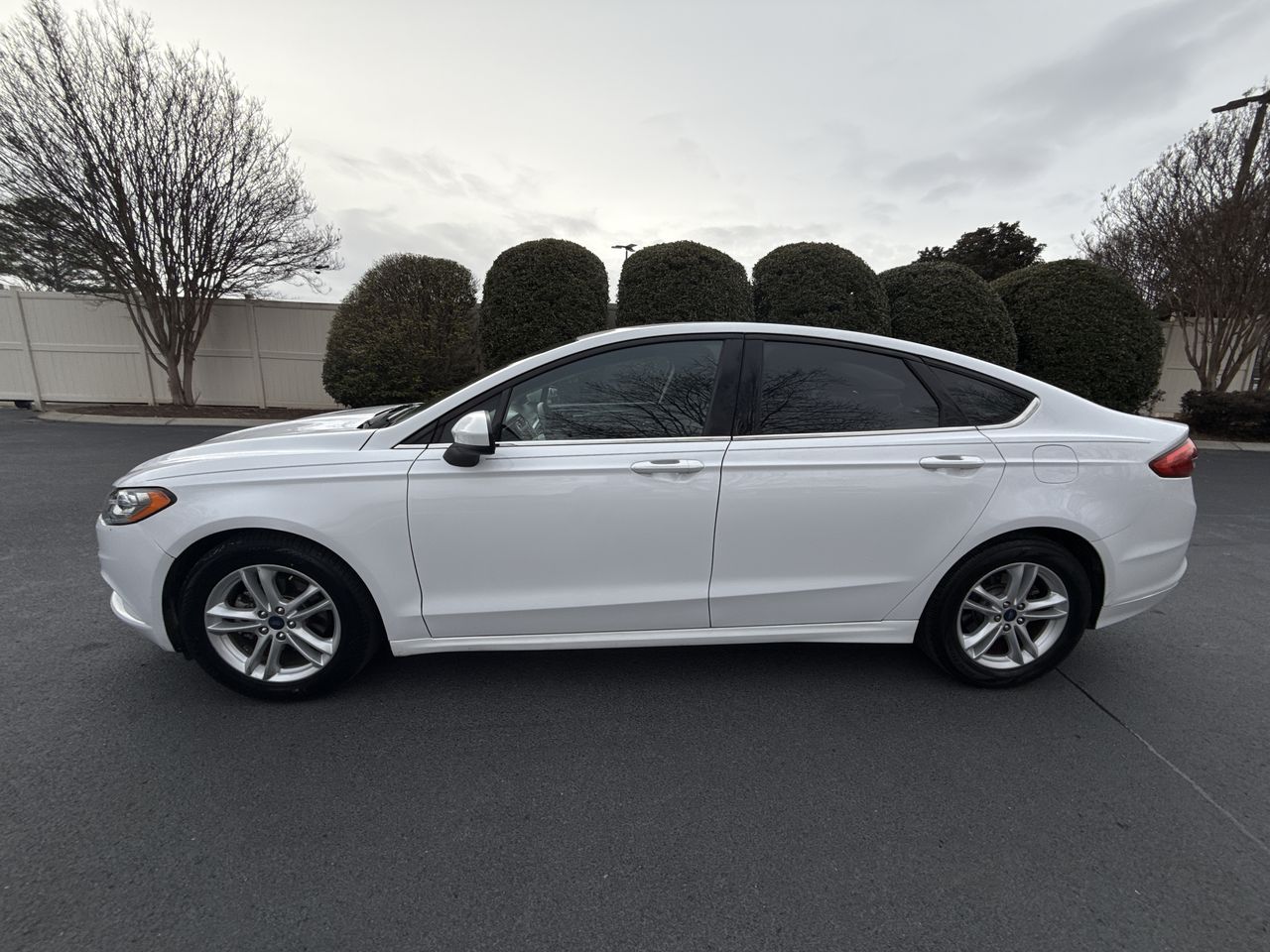 2018 Ford Fusion SE FWD's photo