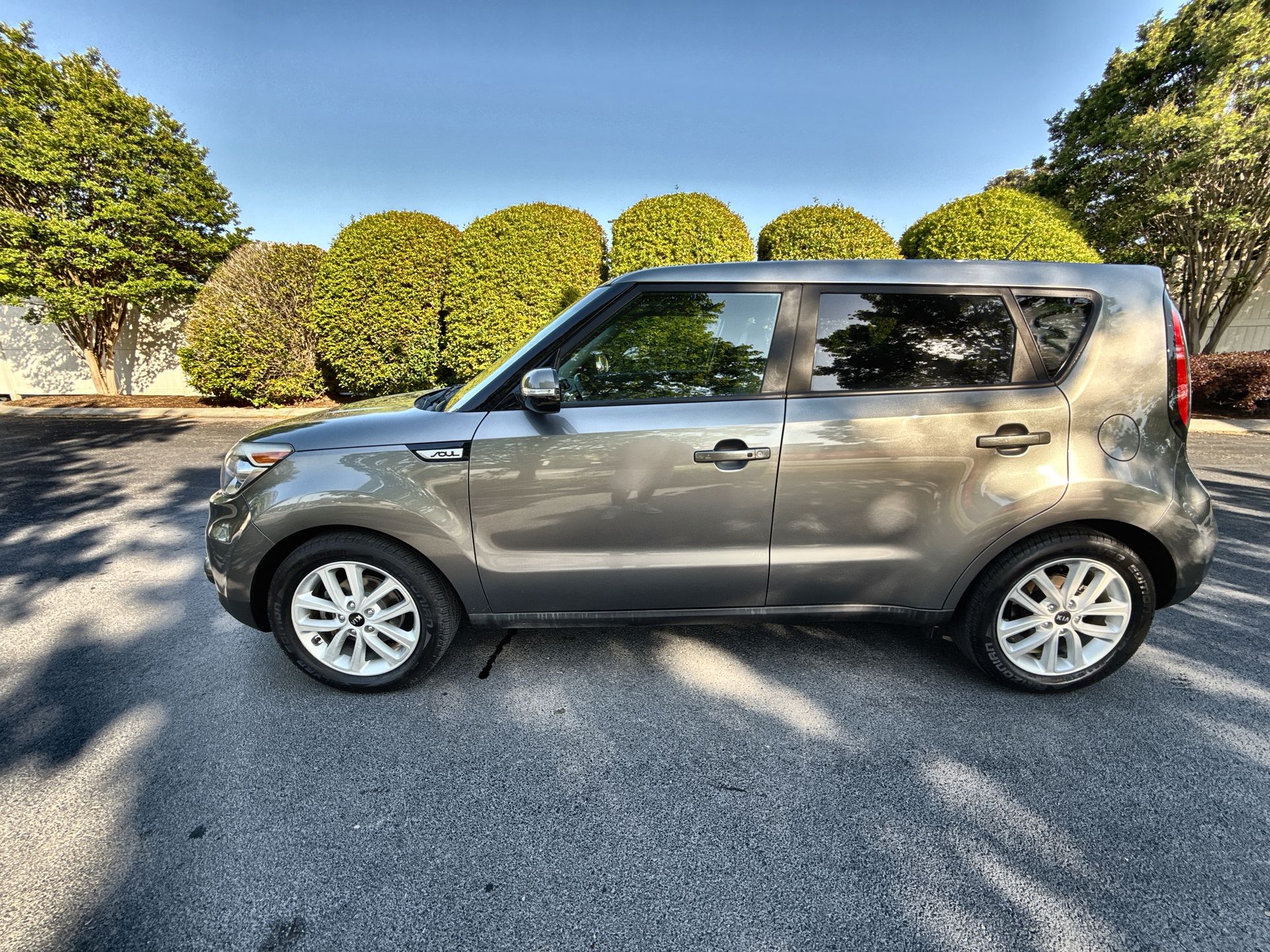 2017 Kia Soul 2.0L + 6 A/T's photo