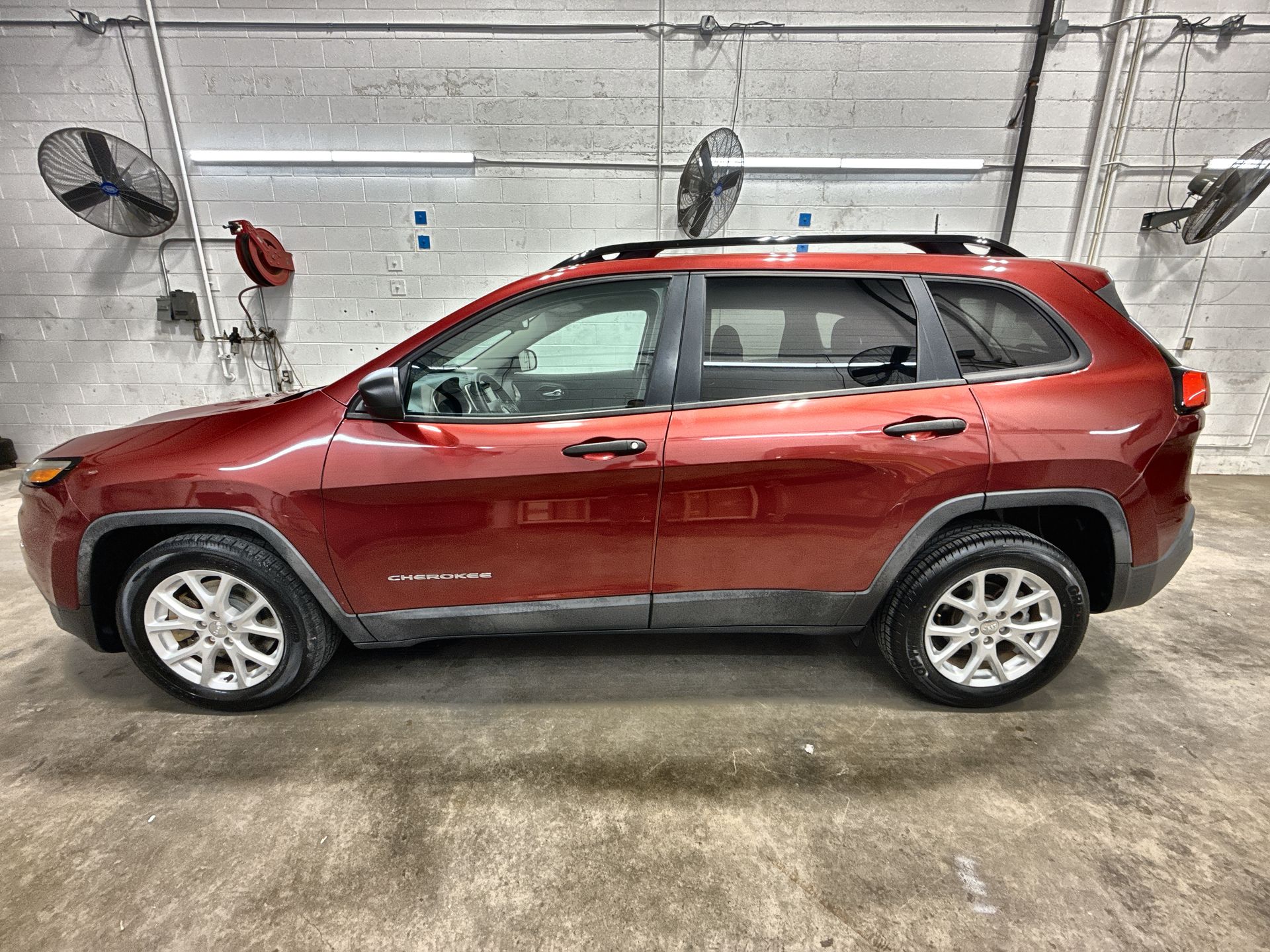 2016 Jeep Cherokee Sport's photo