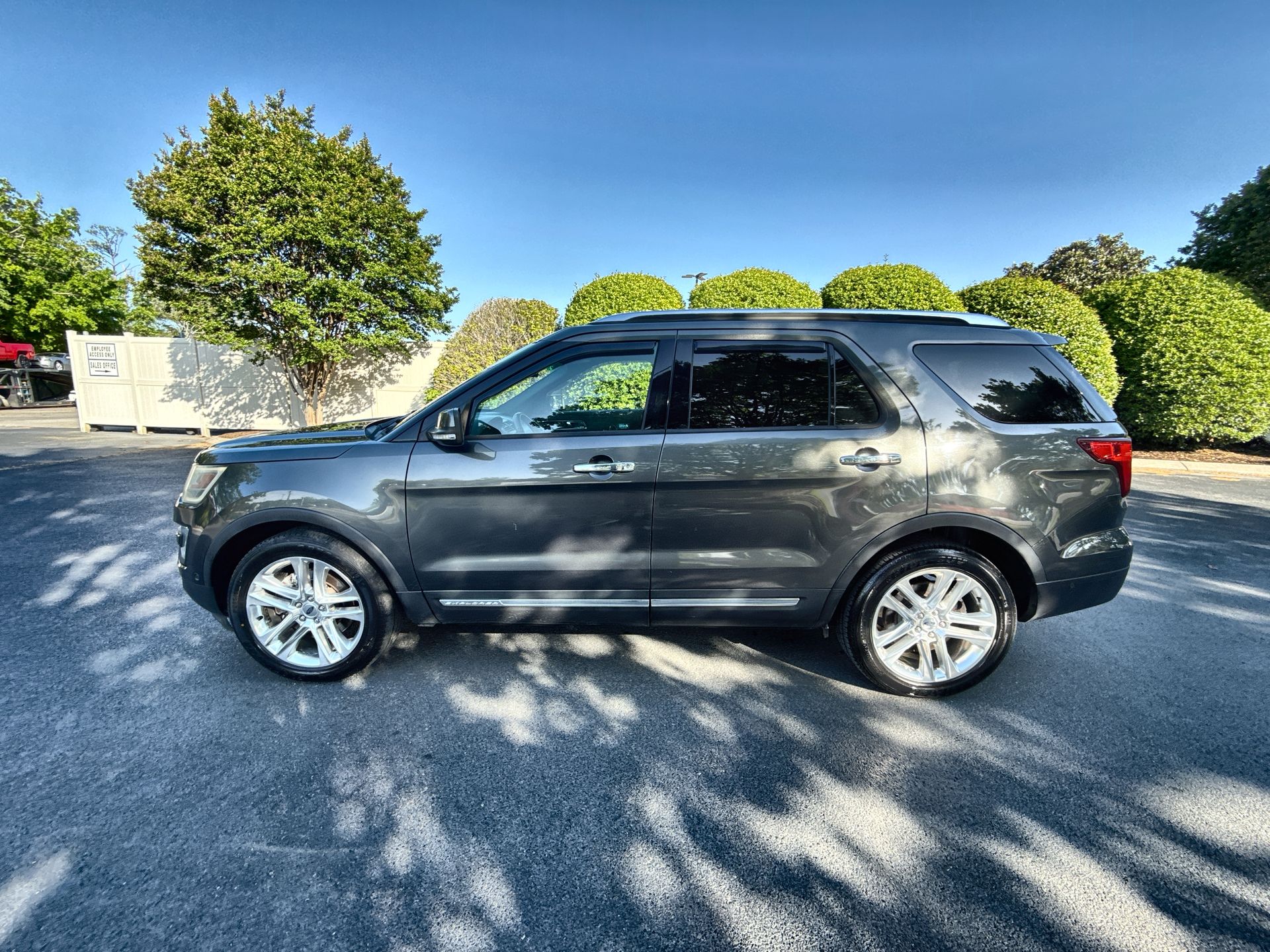 2017 Ford Explorer Limited 4WD's photo