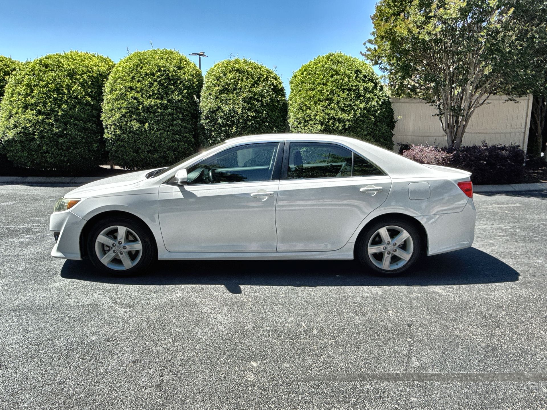2014 Toyota Camry 2.5 Auto SE's photo