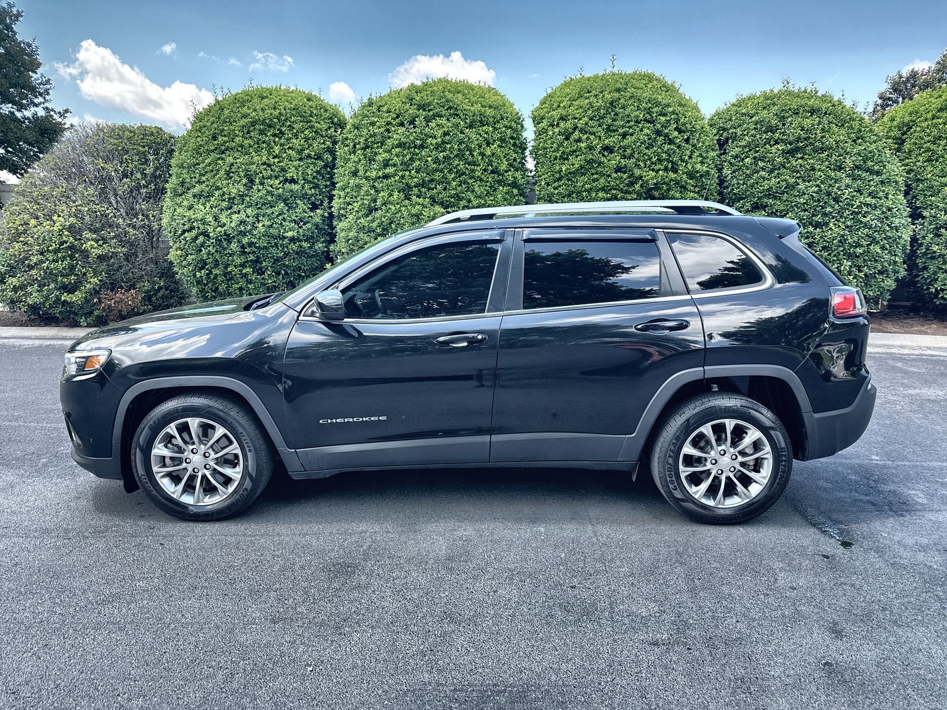 2019 Jeep Cherokee Latitude Plus's photo