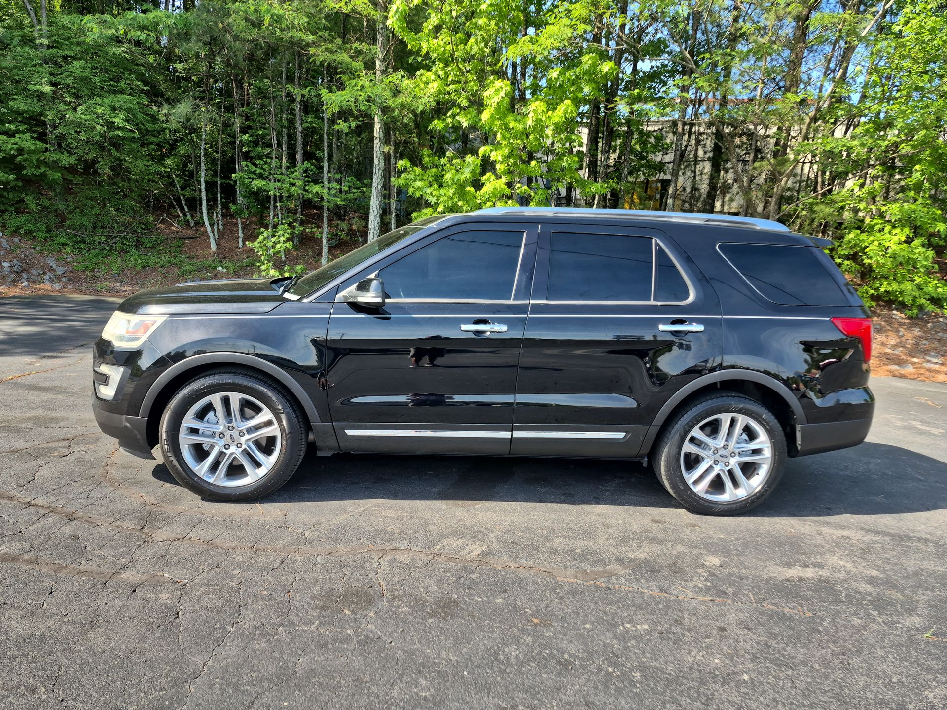 2017 Ford Explorer Limited FWD's photo