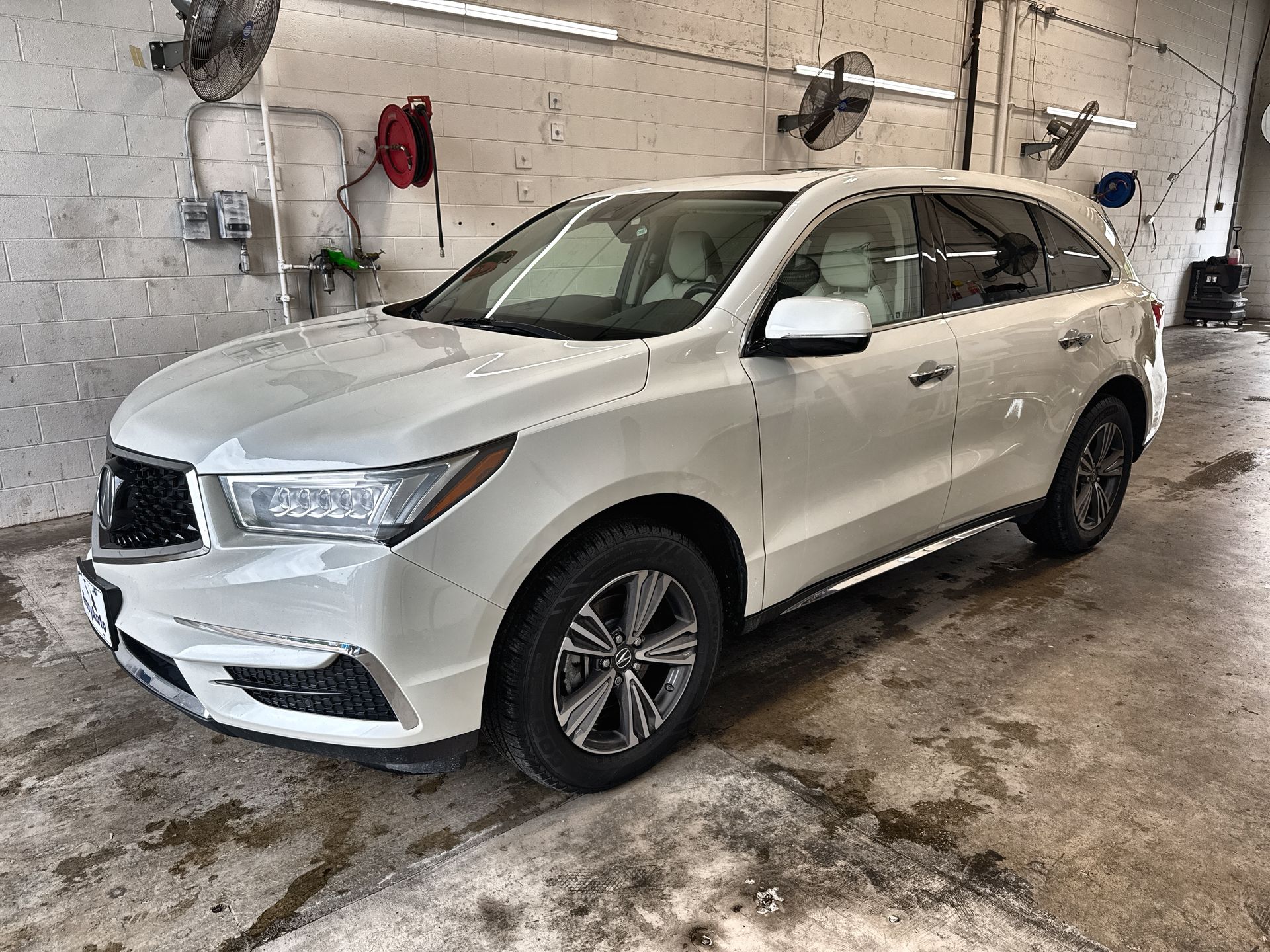 2017 Acura MDX SH-AWD's photo