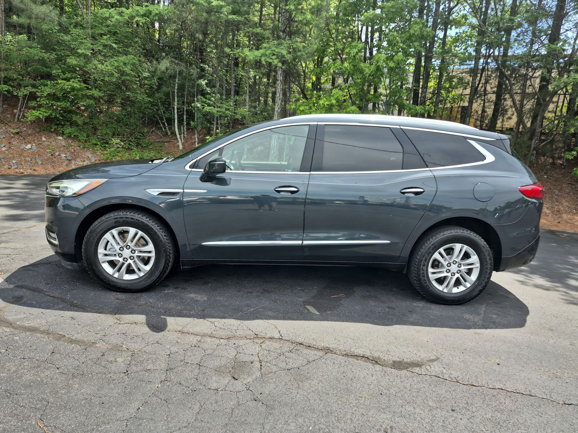 2019 Buick Enclave Essence AWD's photo