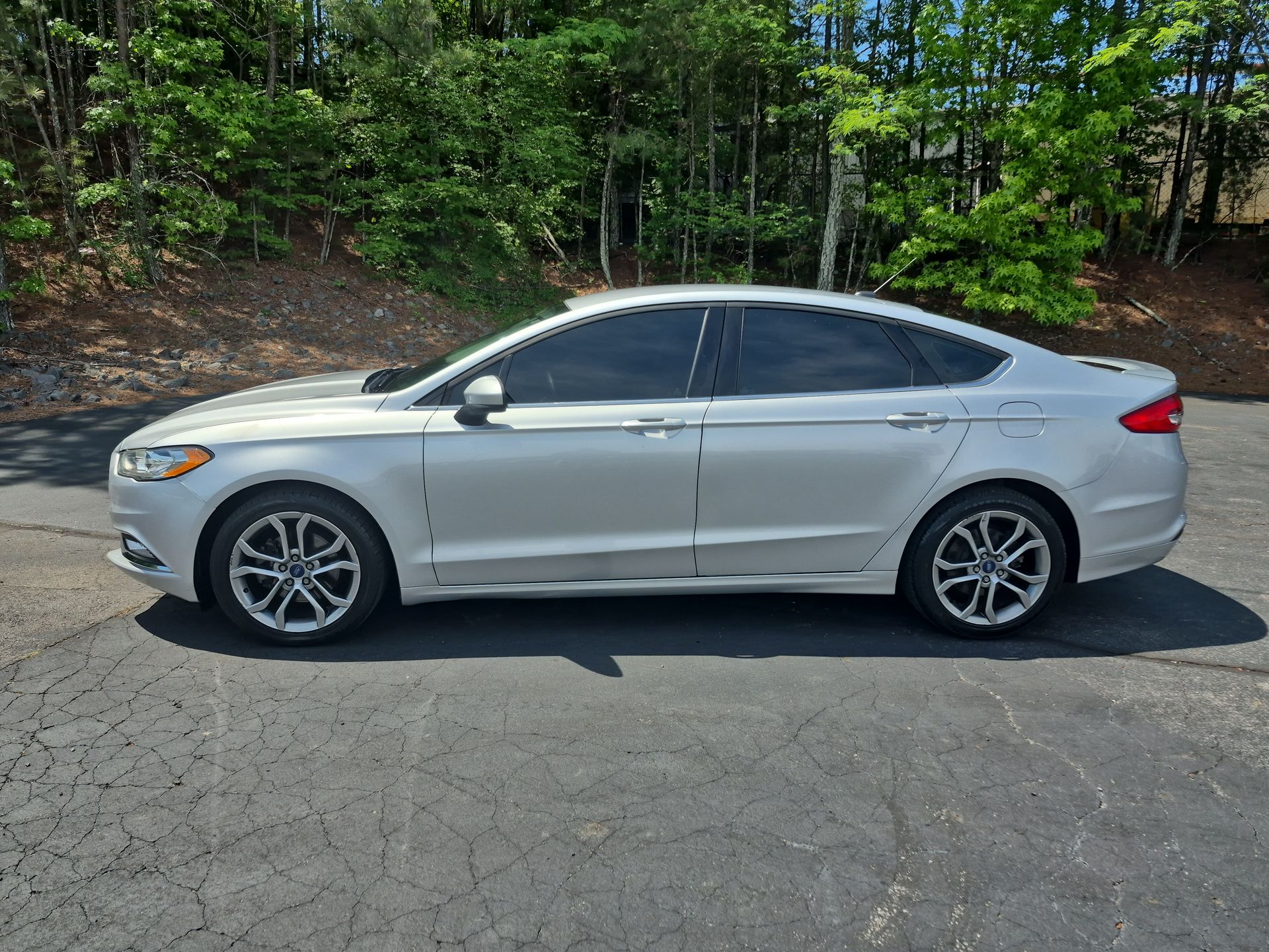 2017 Ford Fusion SE FWD's photo