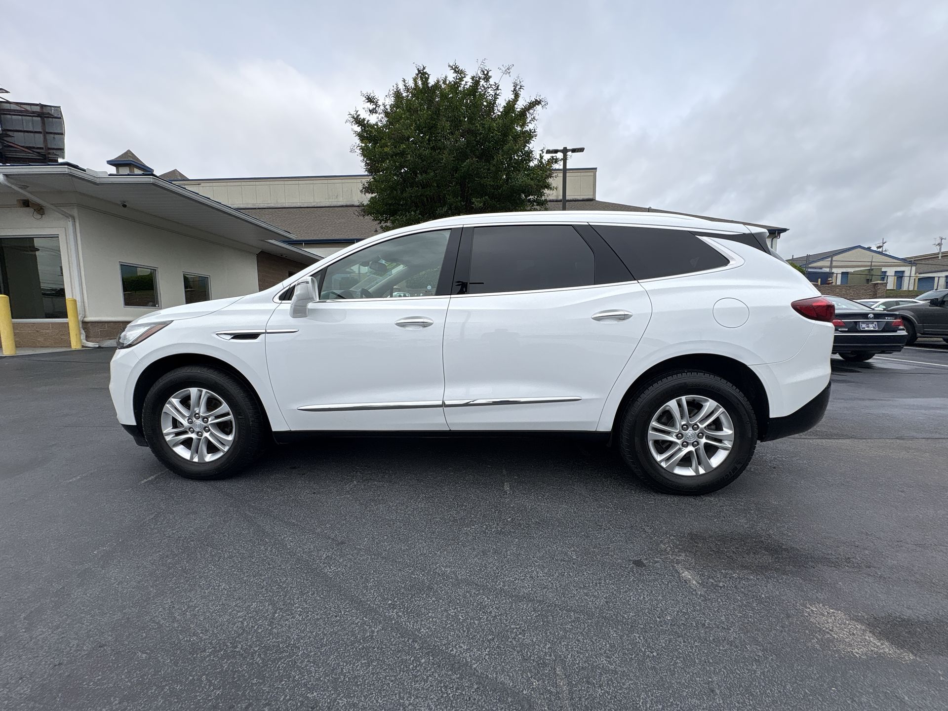 2019 Buick Enclave Essence's photo