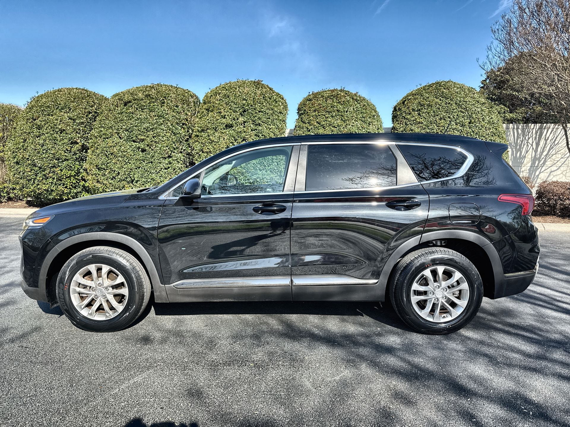 2019 Hyundai Santa Fe SE 2.4's photo
