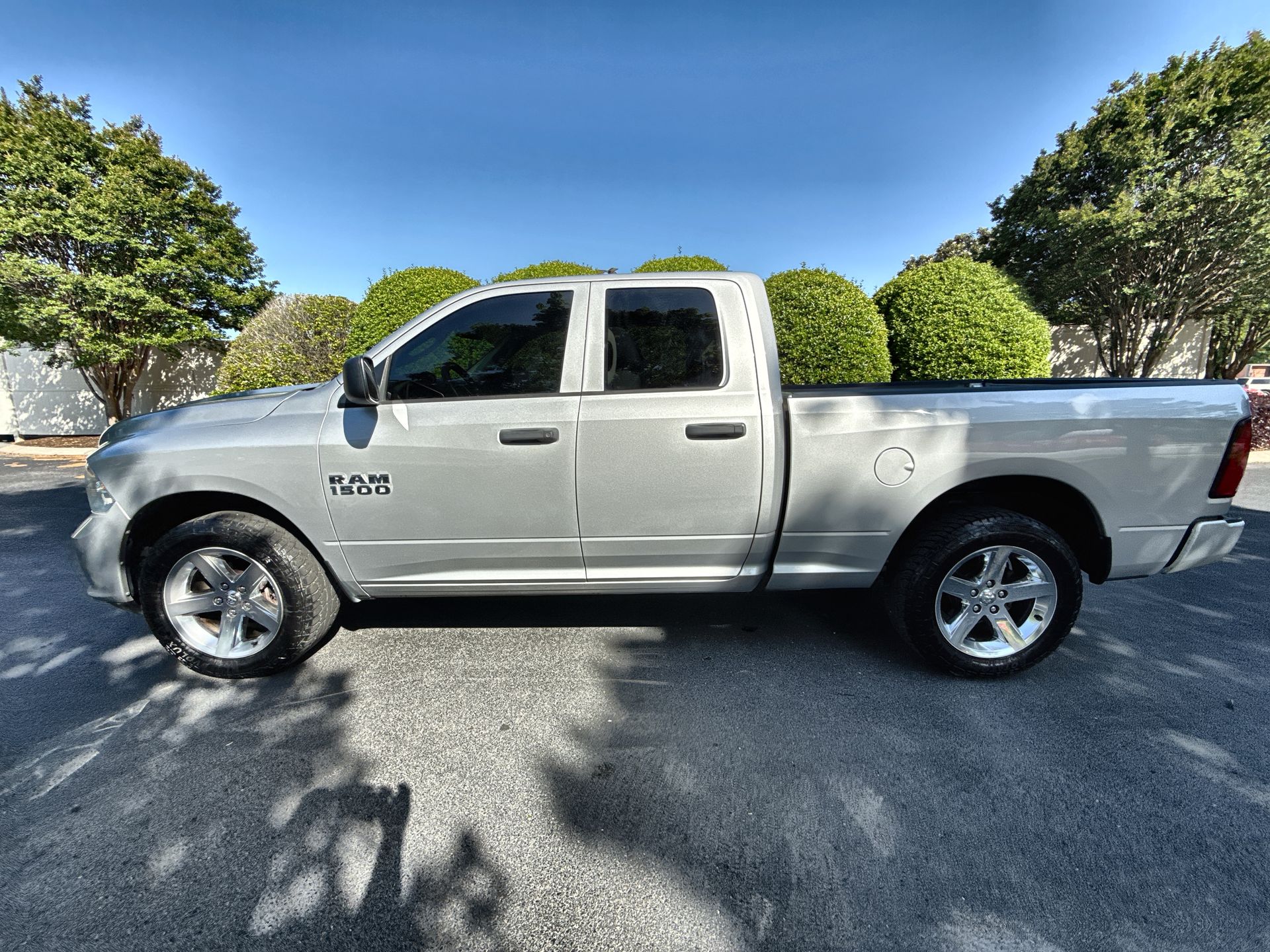 2017 RAM 1500 Express 4x4 Quad Cab 6'4's photo