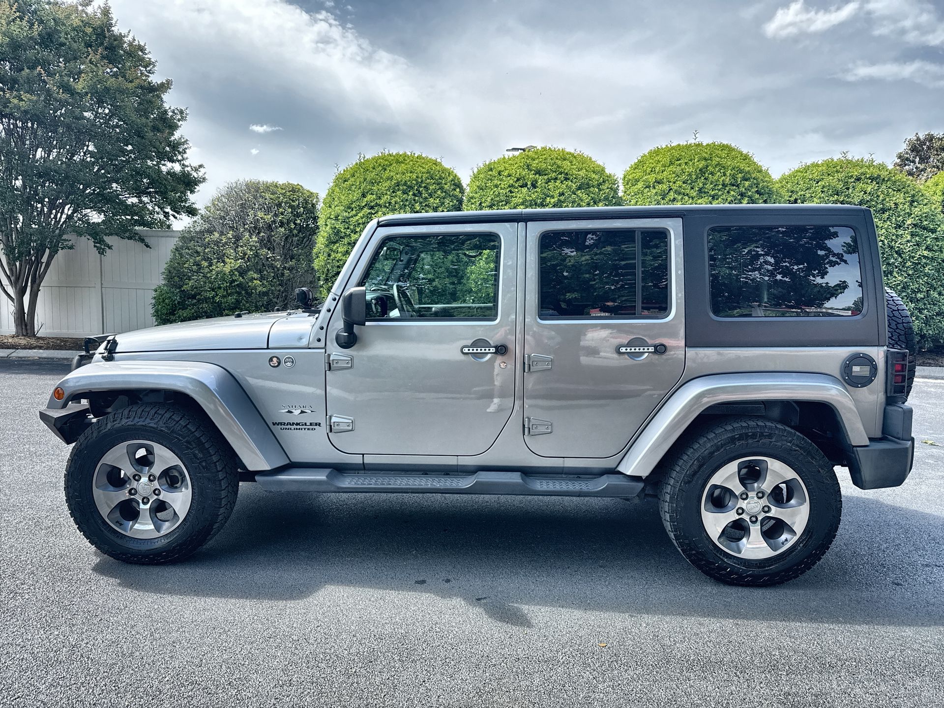 2016 Jeep Wrangler Sahara's photo